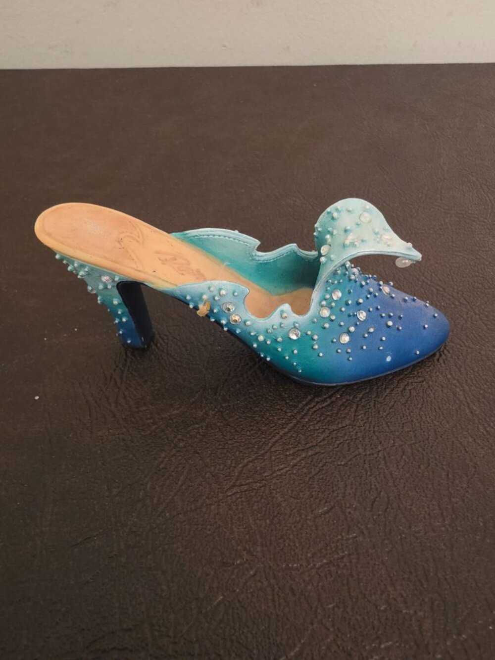 "The Wage" #25060 from Collection "Just the Right Shoe" Willitts Designs